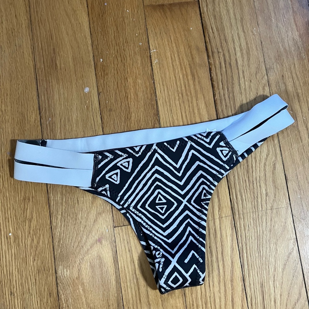Billabong Black & White Bikini Swim Bottoms